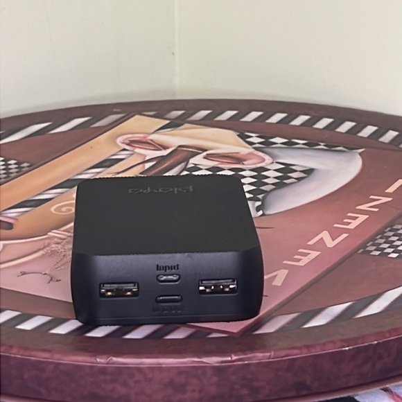 Size Small - Picture 2 of 2